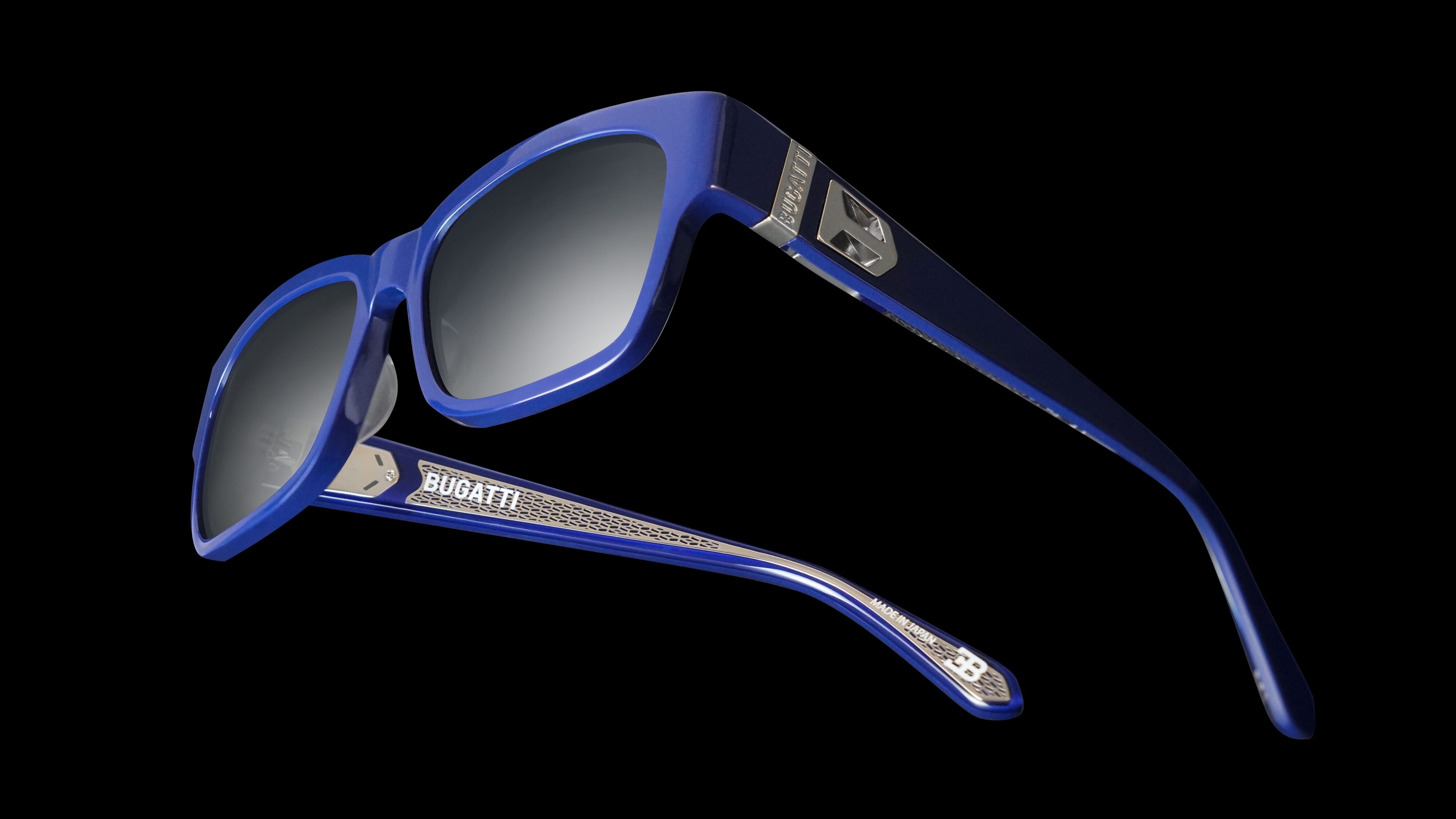 Dubbed "29", this piece from the Bugatti Eyewear collection is painted in Dark Blue and finished in 925 Sterling Silver