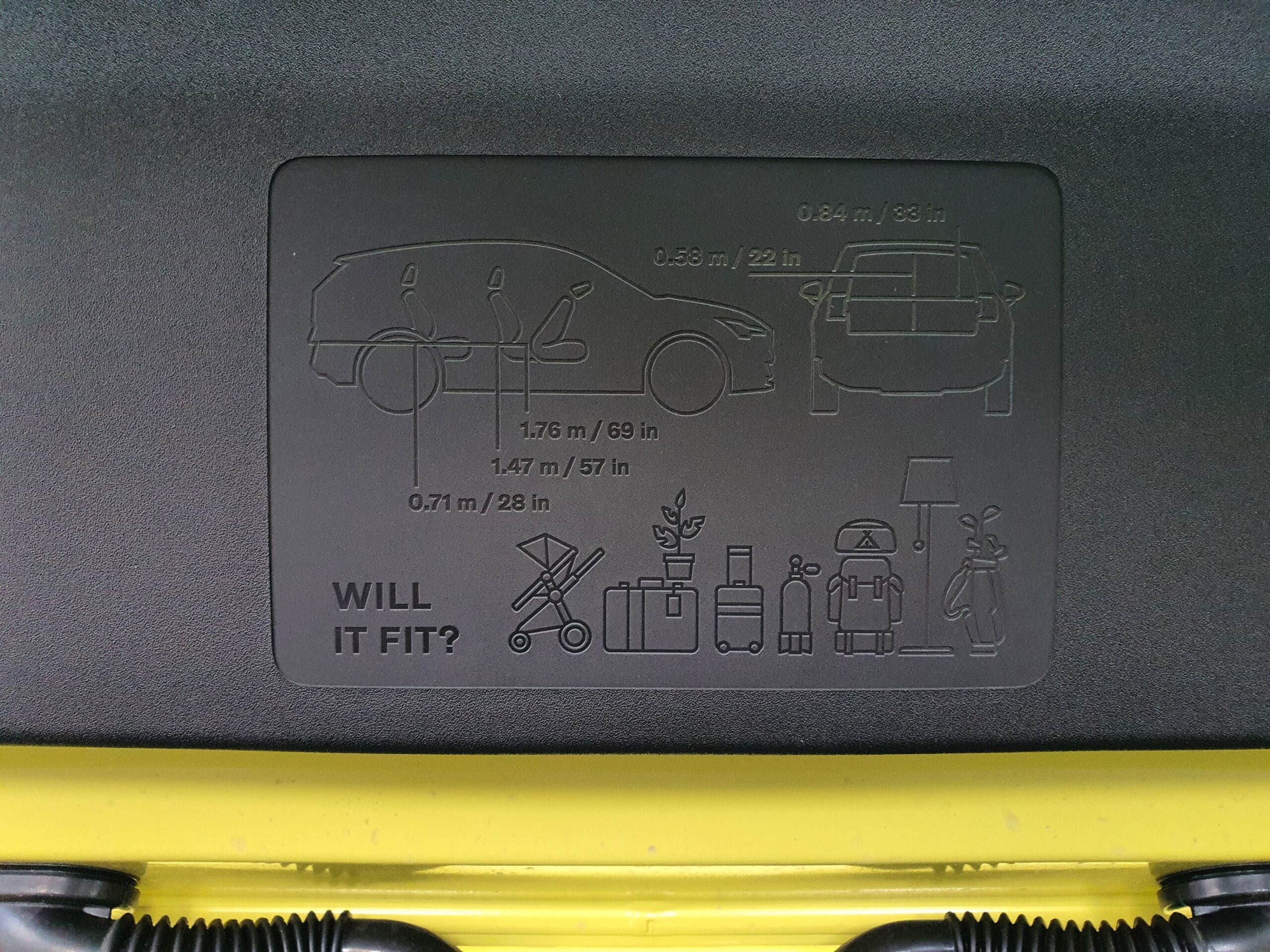An intelligent inscription of interior dimensions on a 2024 Volvo EX30.