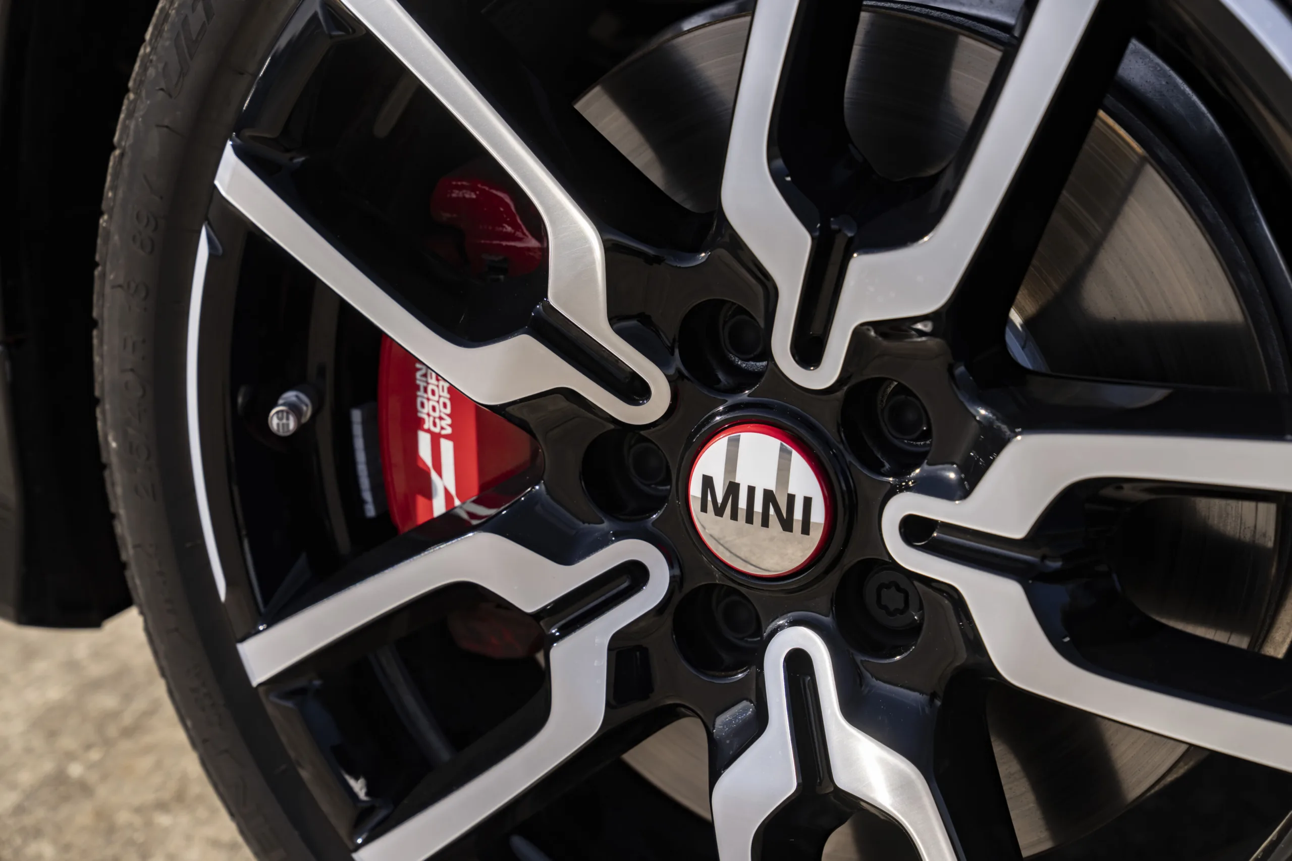MINI’s 1965 Victory Edition Roars Into 2026 With Retro Style and Modern Muscle