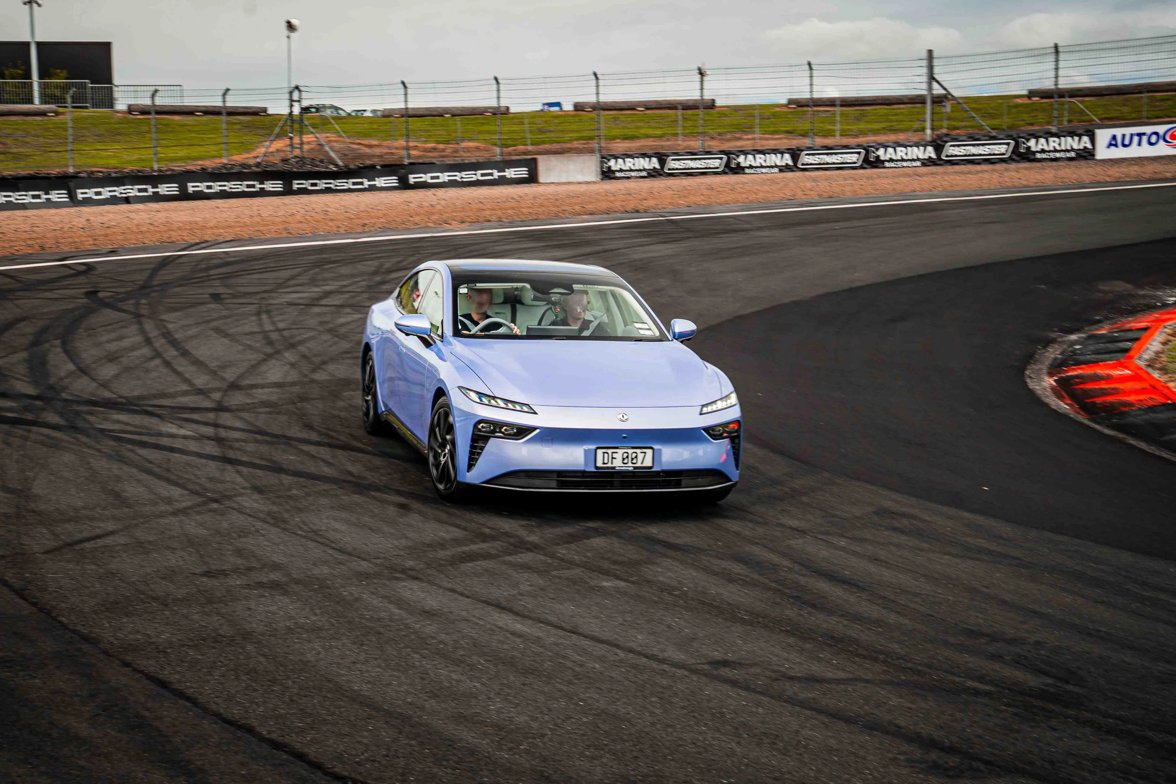 Dongfeng Vigo and 007 first drive NZ - out of the box thinking