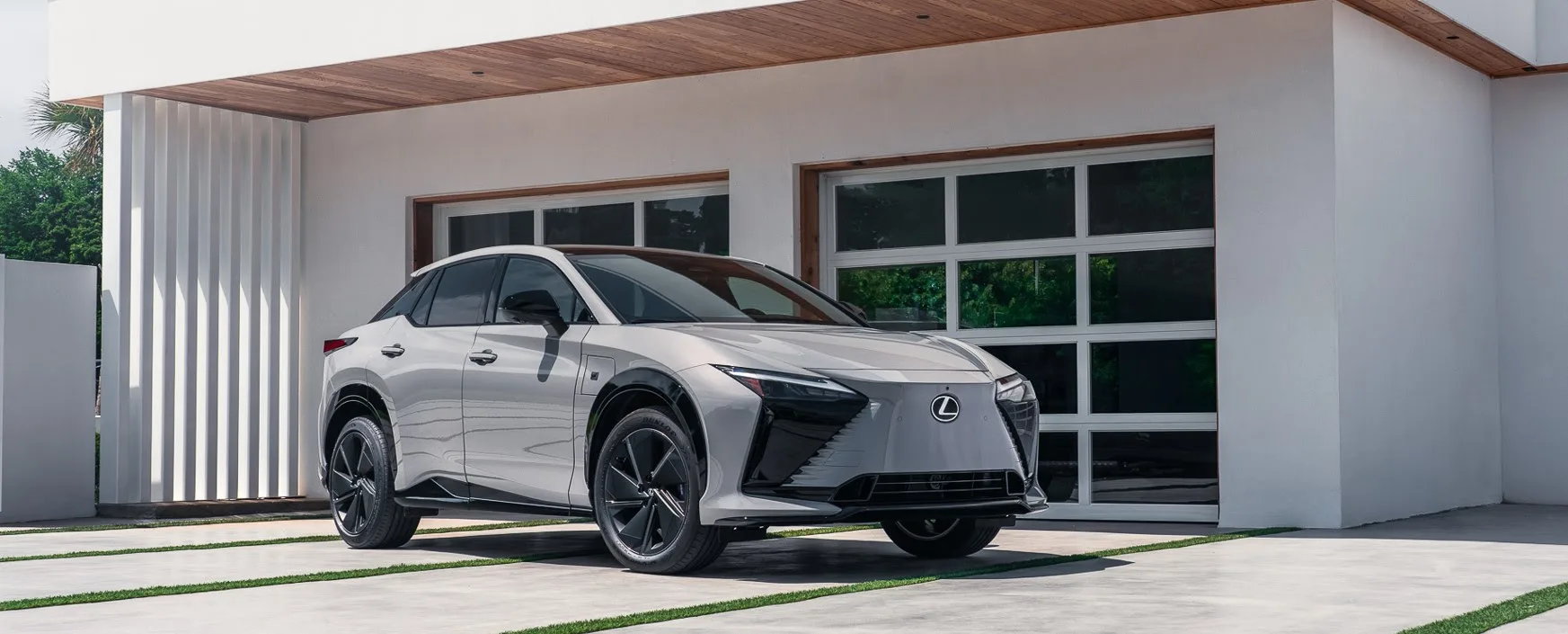No Yoke - New Lexus RZ goes steering-by wire