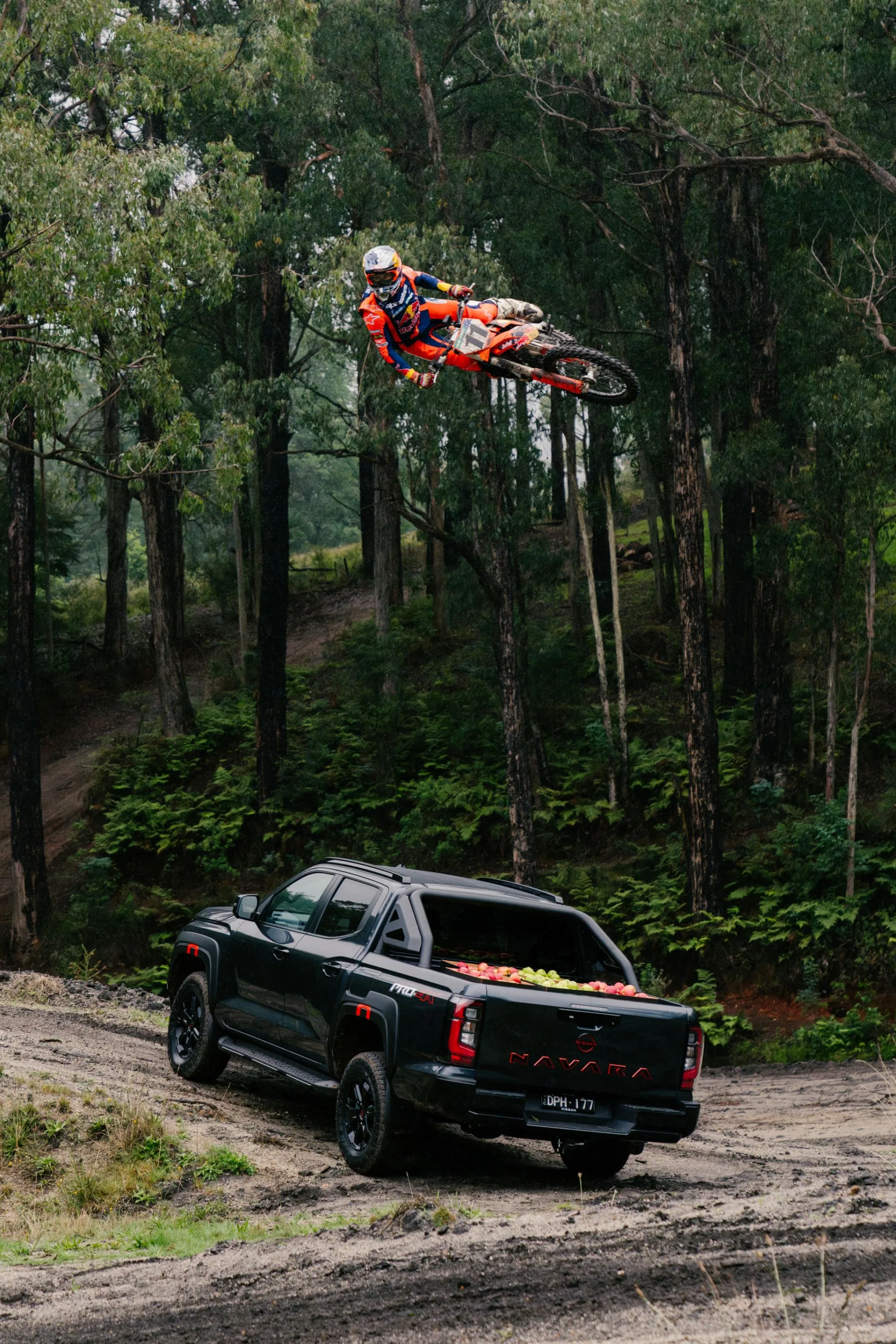 'Chucky' Sanders Returns to Drive the New Nissan Navara PRO-4X