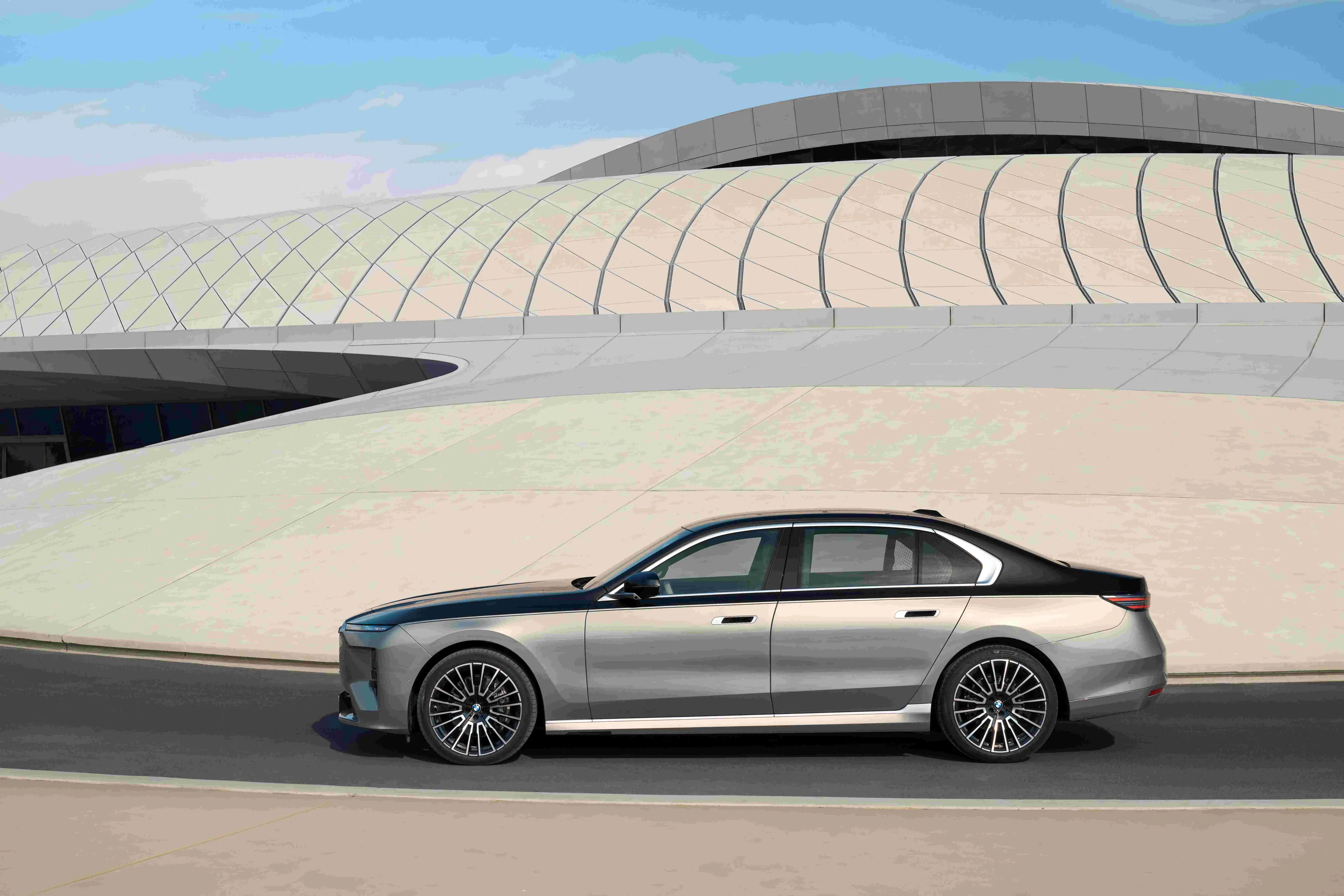 The New BMW 7 Series - Monolithic Luxury Meets Cutting‑Edge Neue Klasse Innovation
