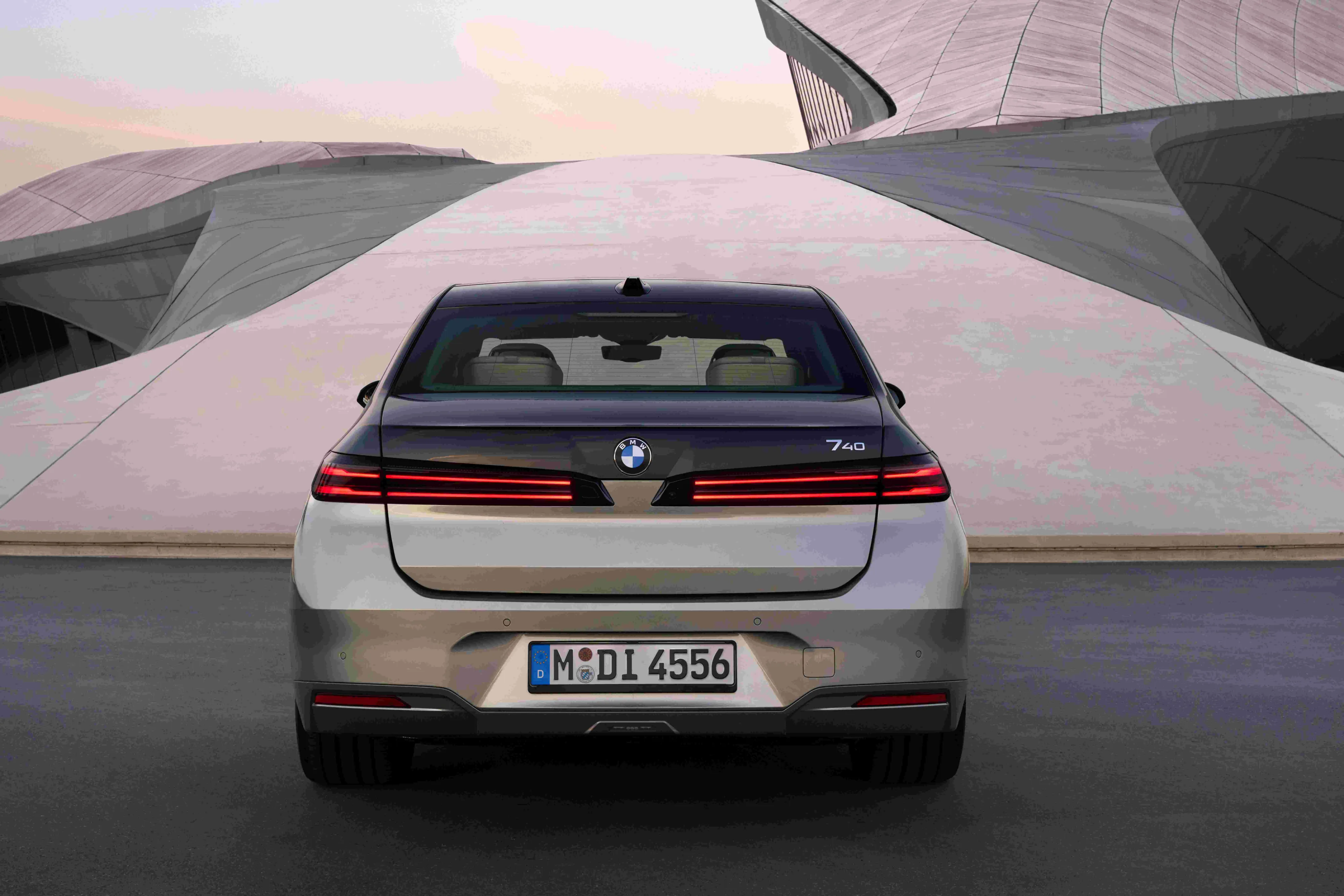 The New BMW 7 Series - Monolithic Luxury Meets Cutting‑Edge Neue Klasse Innovation