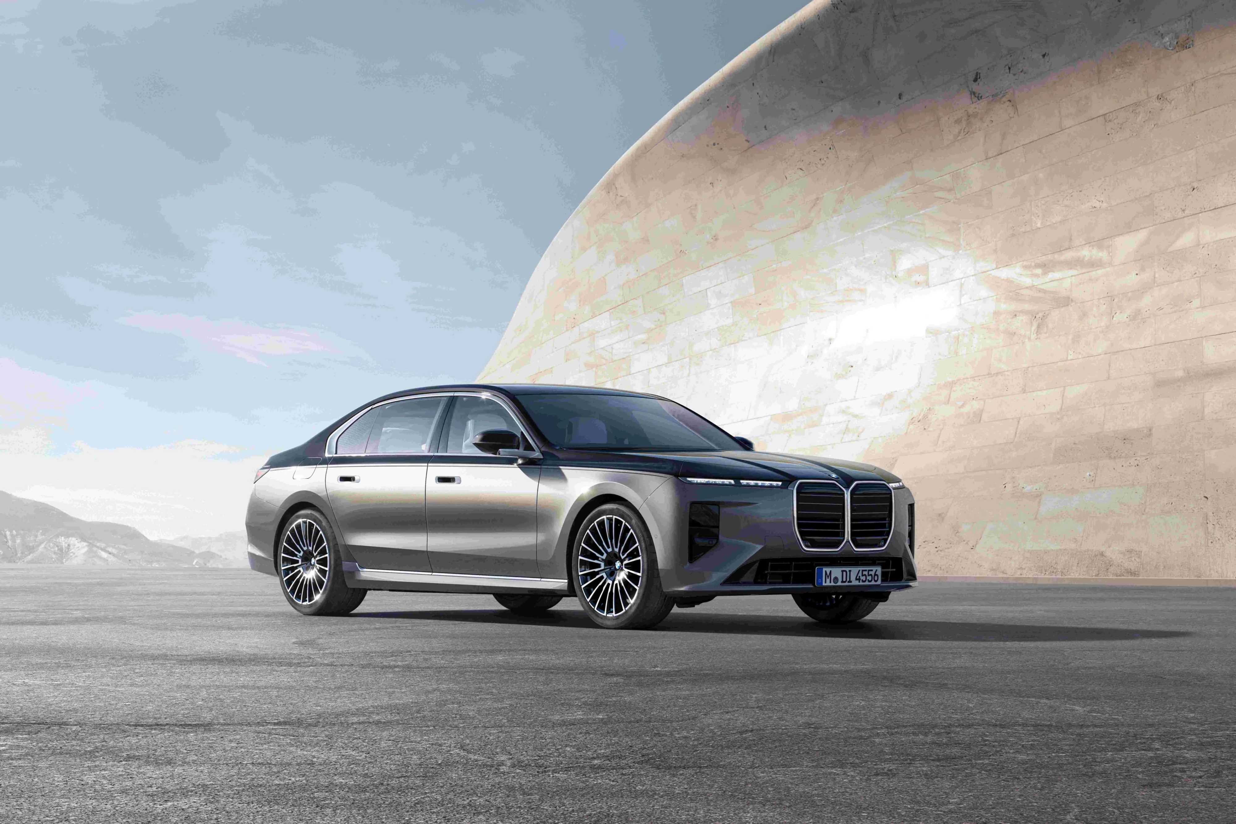 The New BMW 7 Series - Monolithic Luxury Meets Cutting‑Edge Neue Klasse Innovation